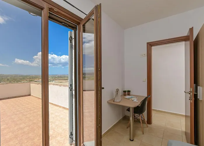 公寓 Sky View House